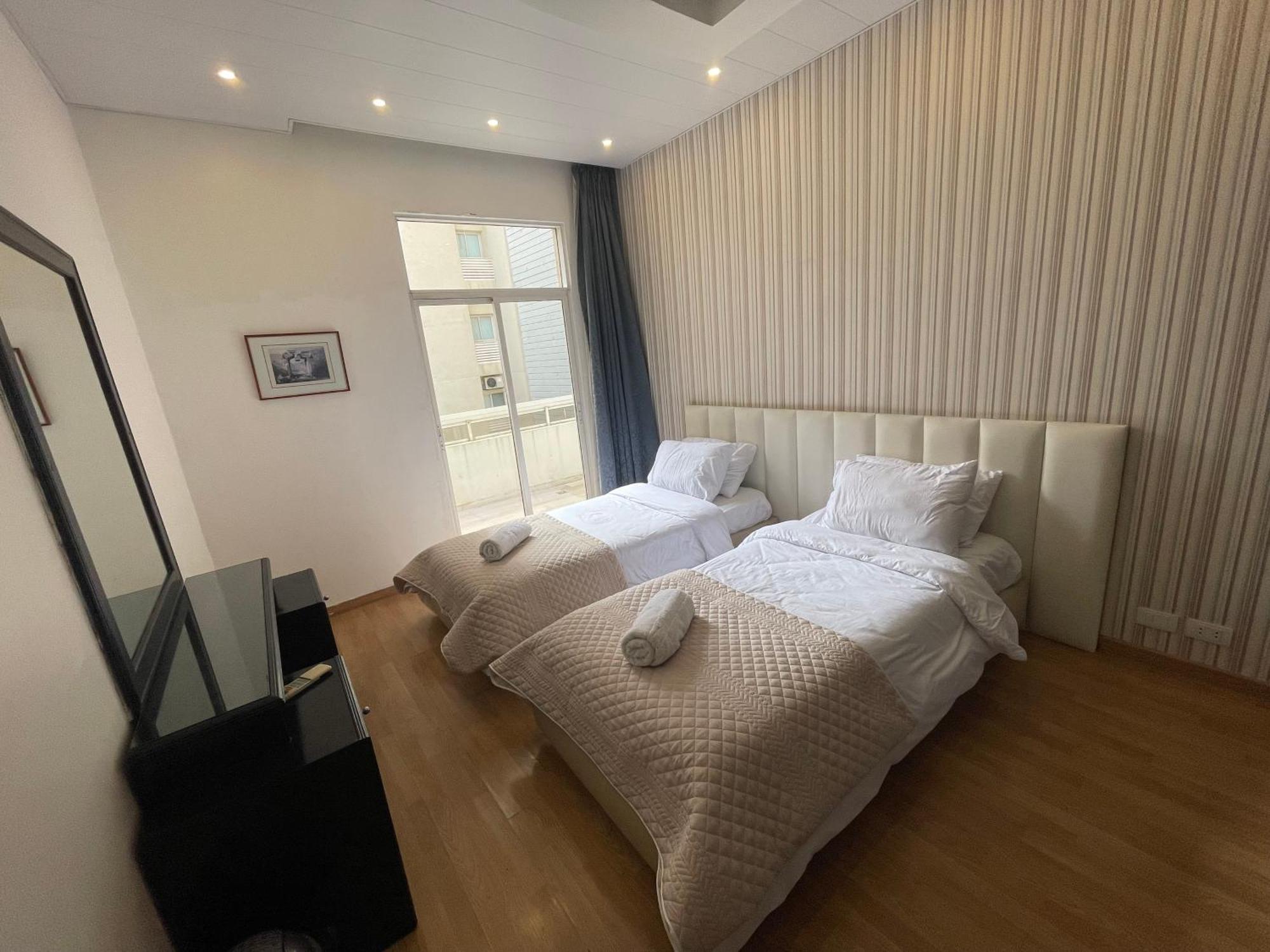 Elegant Apartment *