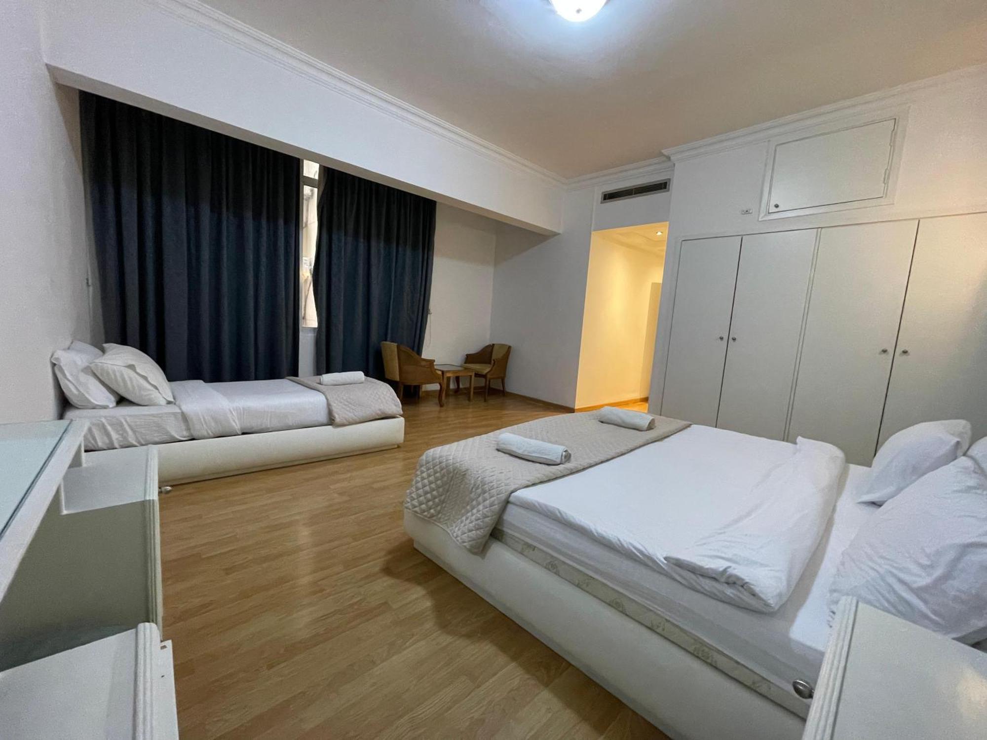 Elegant Apartment *