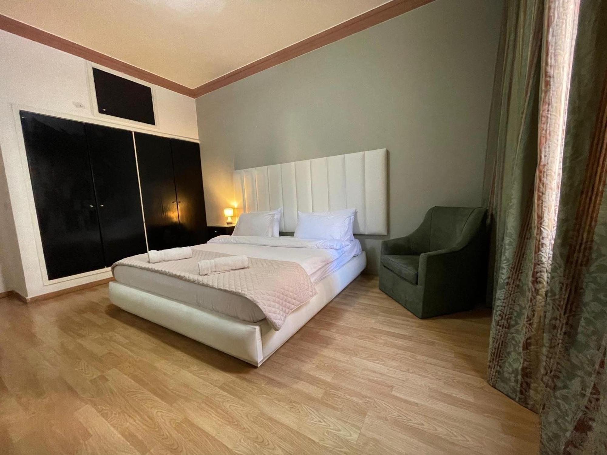 Elegant Apartment