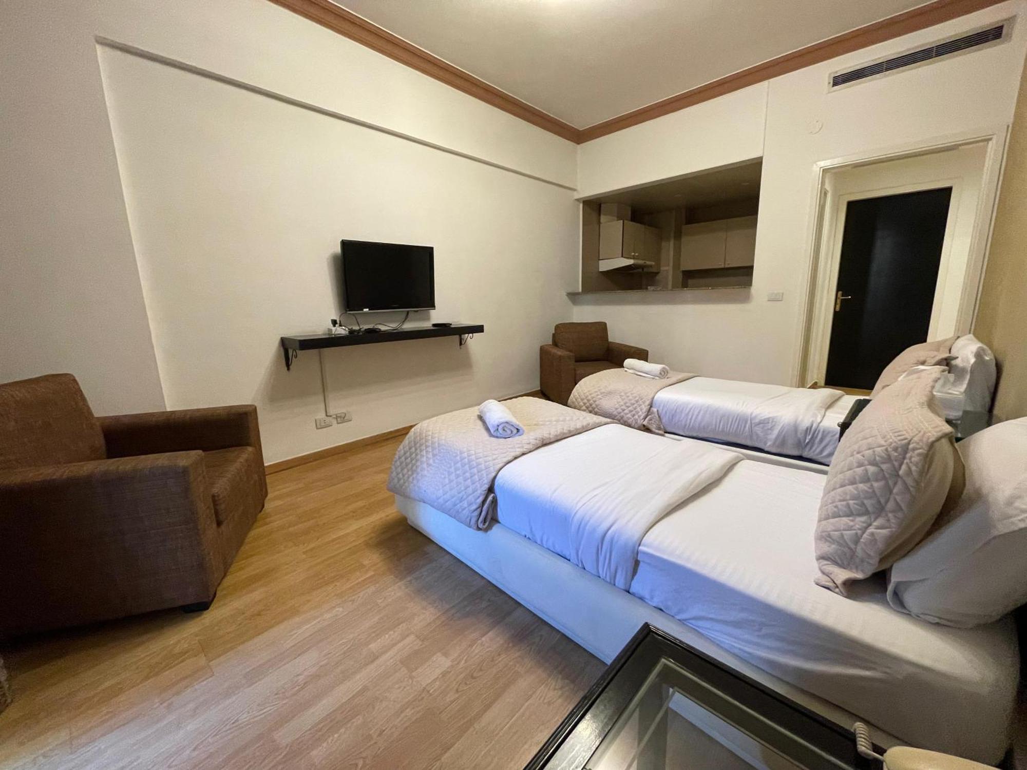 Elegant Apartment *