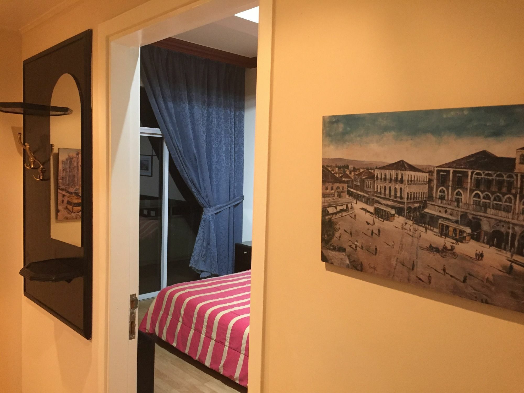 Elegant Apartment *